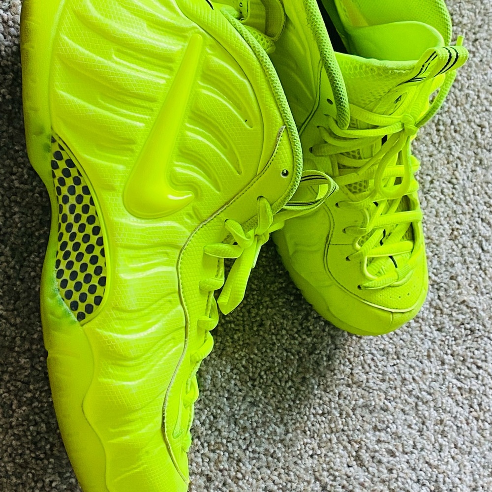 Foamposite pro volt size 11 Nike